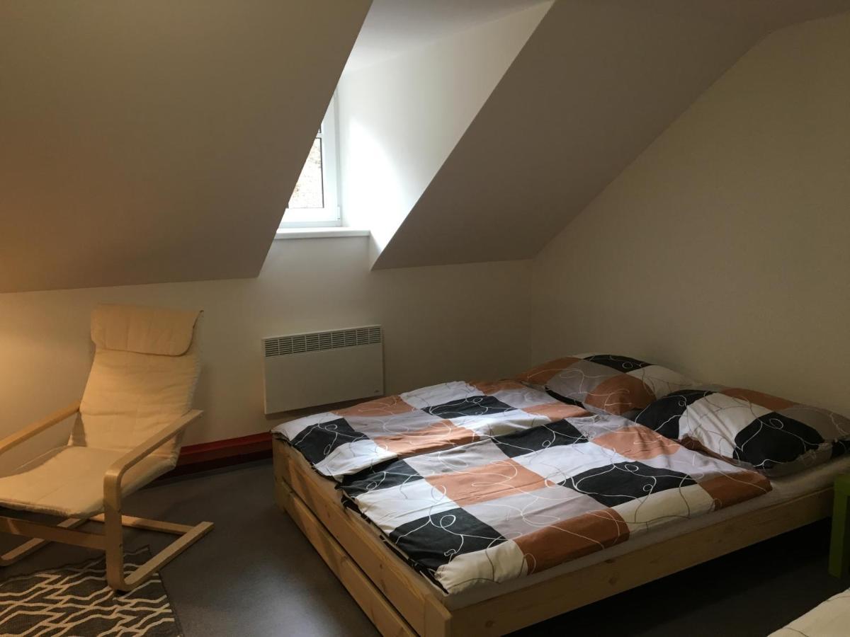 Апартаменты Apartman Restaurace Praha Етршиховице Экстерьер фото